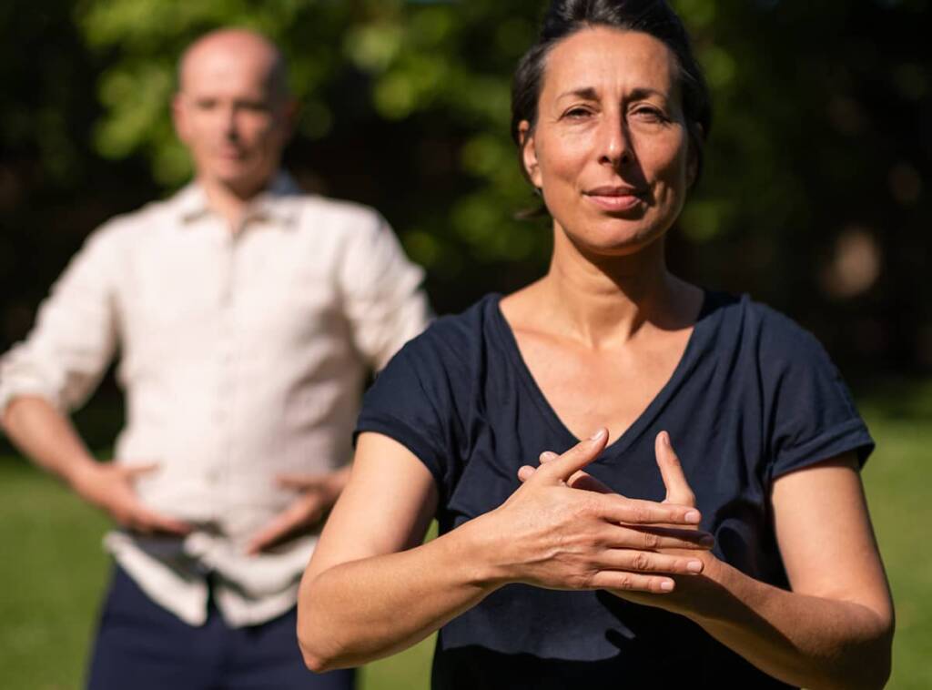 Séance de Qi-Gong Peggy Bekmezian - L'inspire et le geste - École de Qi Gong à Valence dans la Drôme